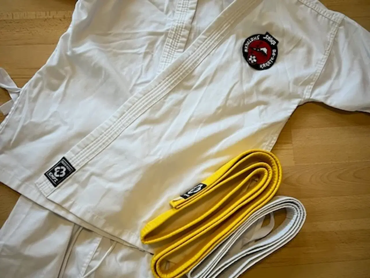Billede 2 - Karate tøj  
