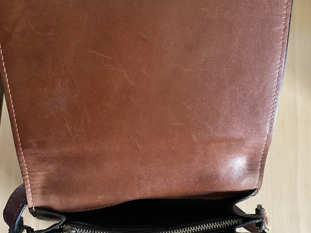 Billede 9 -  Brun vintage skuldertaske 