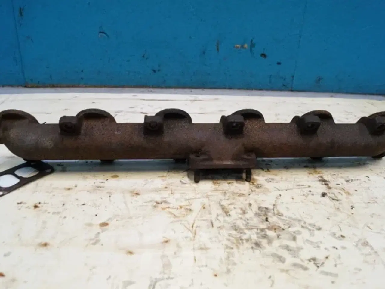 Billede 3 - Ford 675TA Udstødningsmanifold 82850578