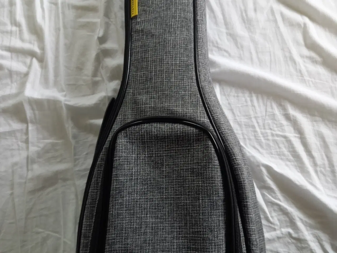 Billede 1 - sopran ukulele med kraftig taske