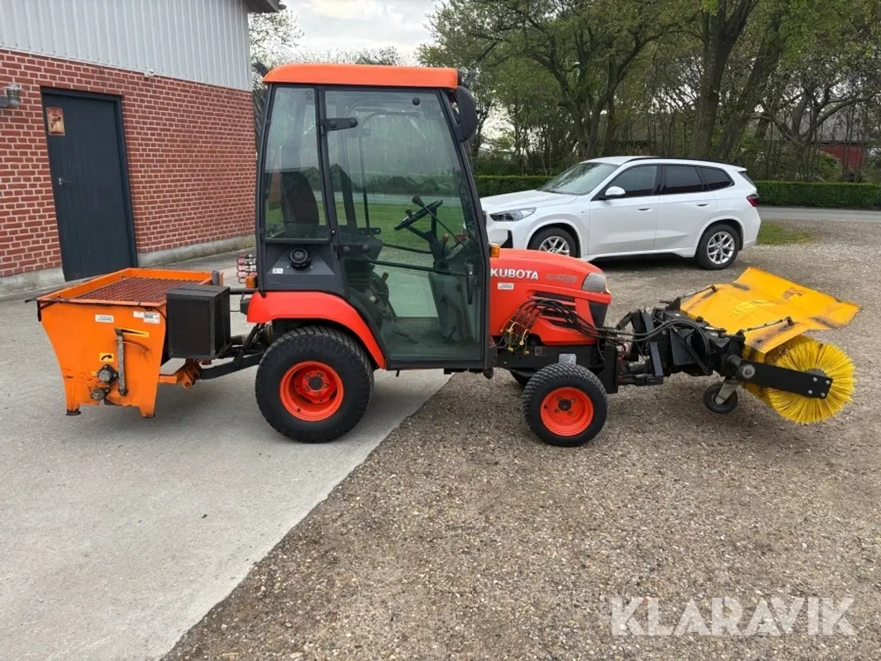 Billede 4 - Traktor Kubota BX 2350 D - inklusiv kost og saltspreder
