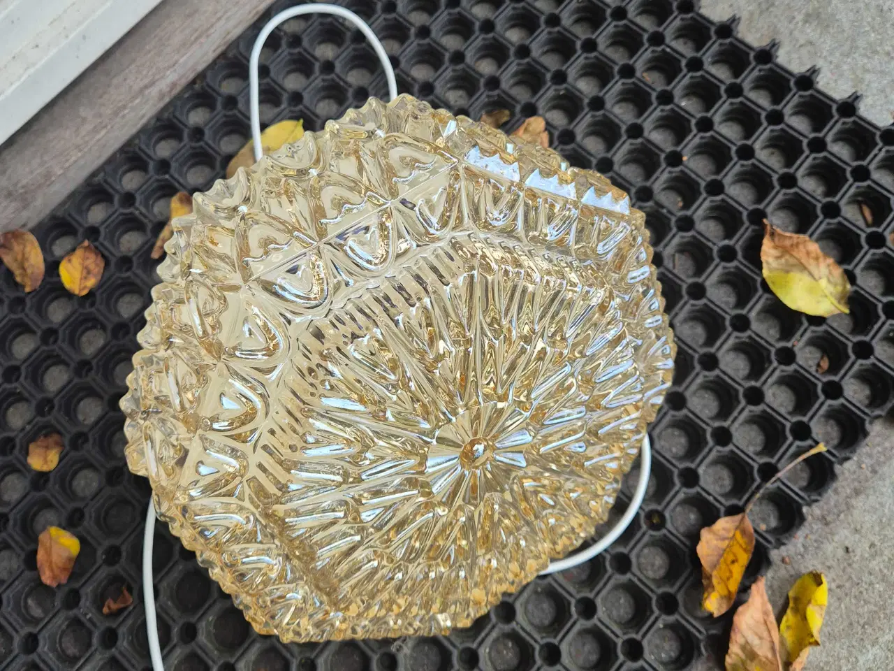 Billede 17 - Stor lampe i messing og gyldent glas 