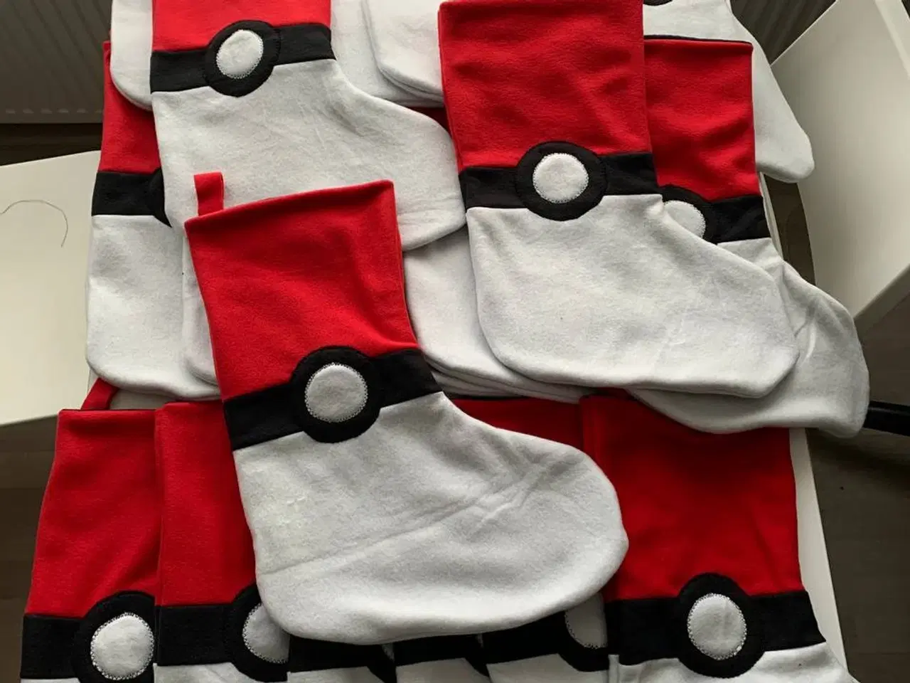 Billede 7 - Pokemon "Pokeball" Julesokker