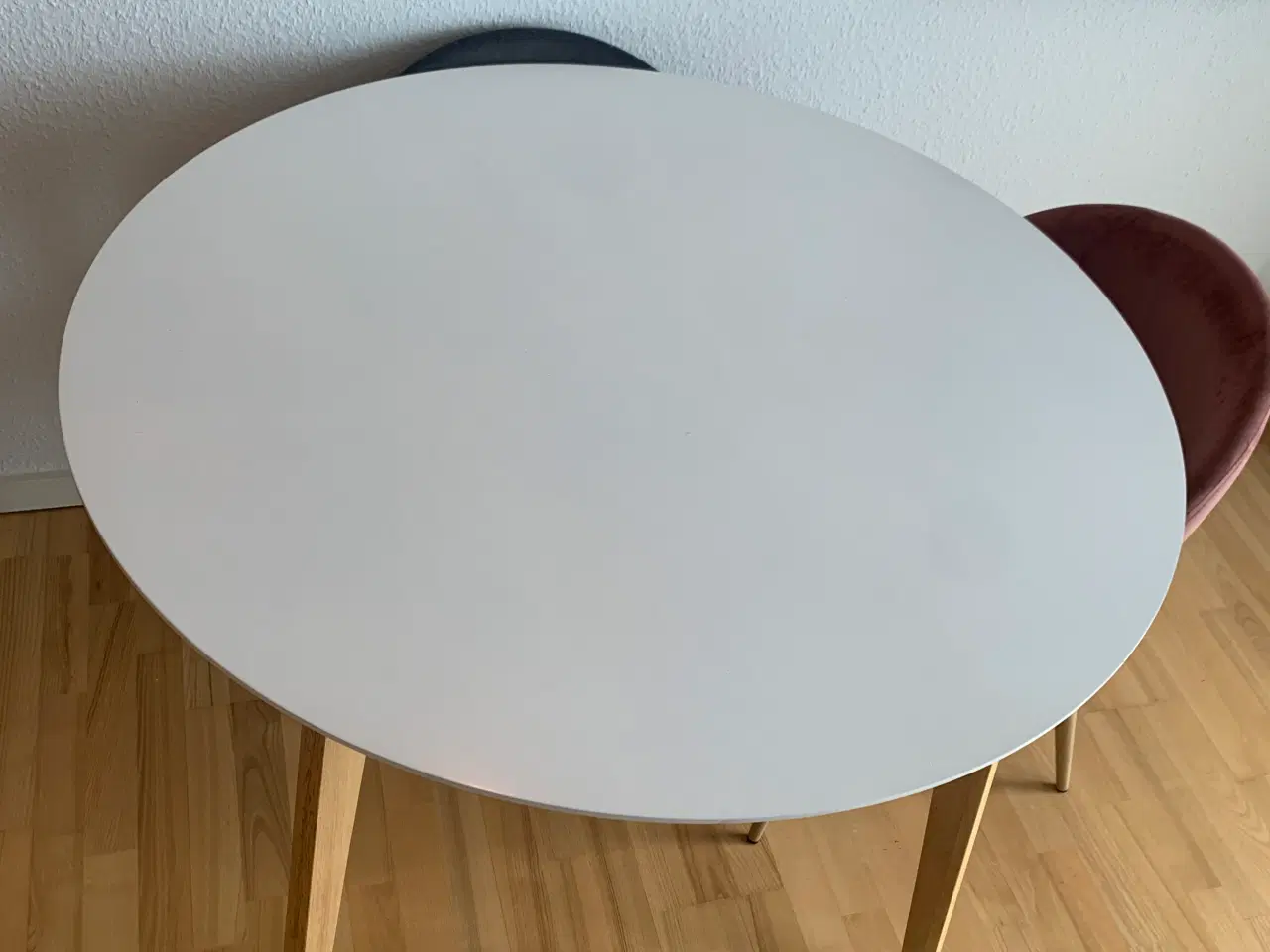 Billede 3 - Rundt spisebord