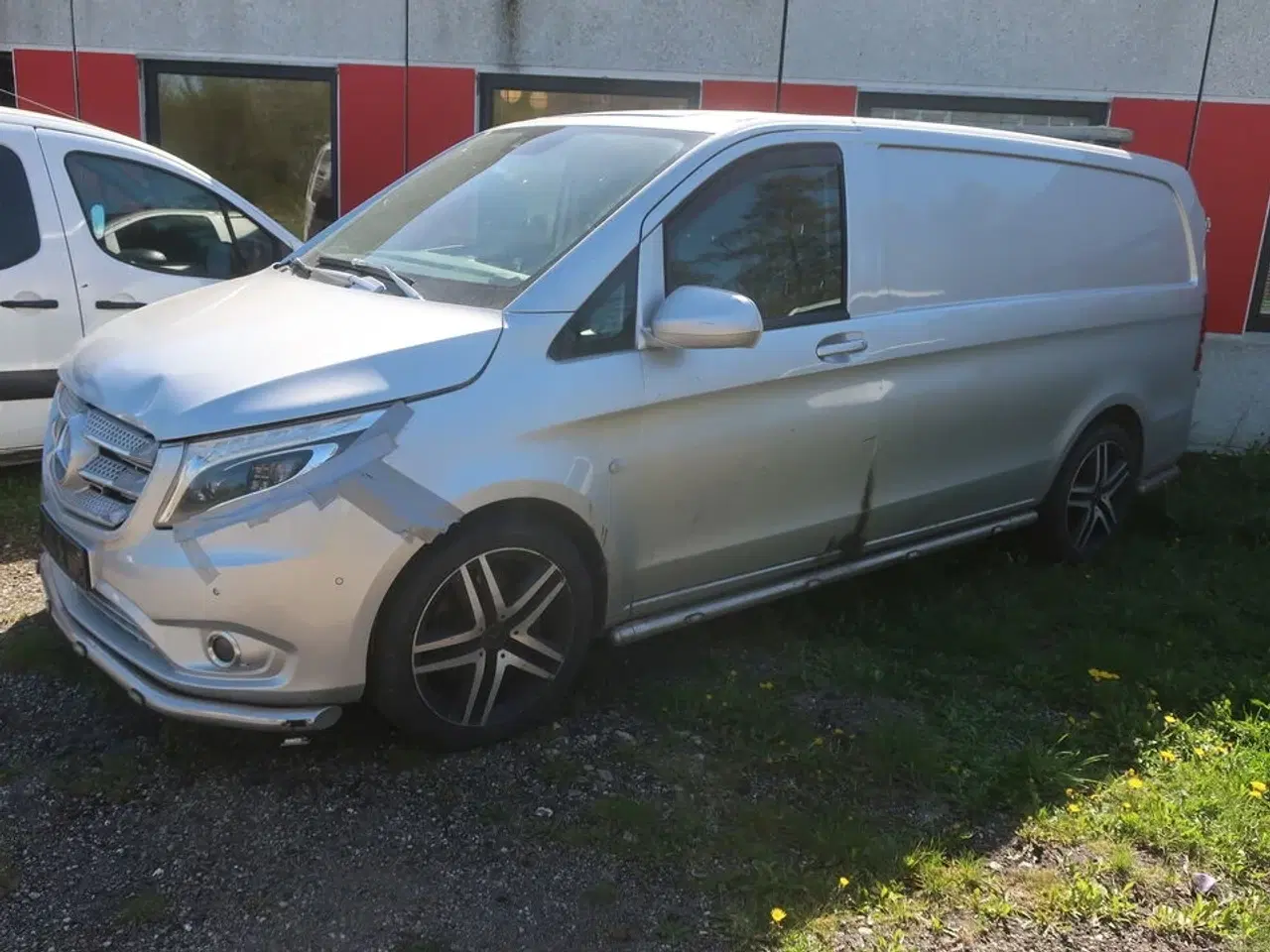 Billede 1 - Varebil MERCEDES-BENZ VITO KASSEBIL 119 LANG AUT.