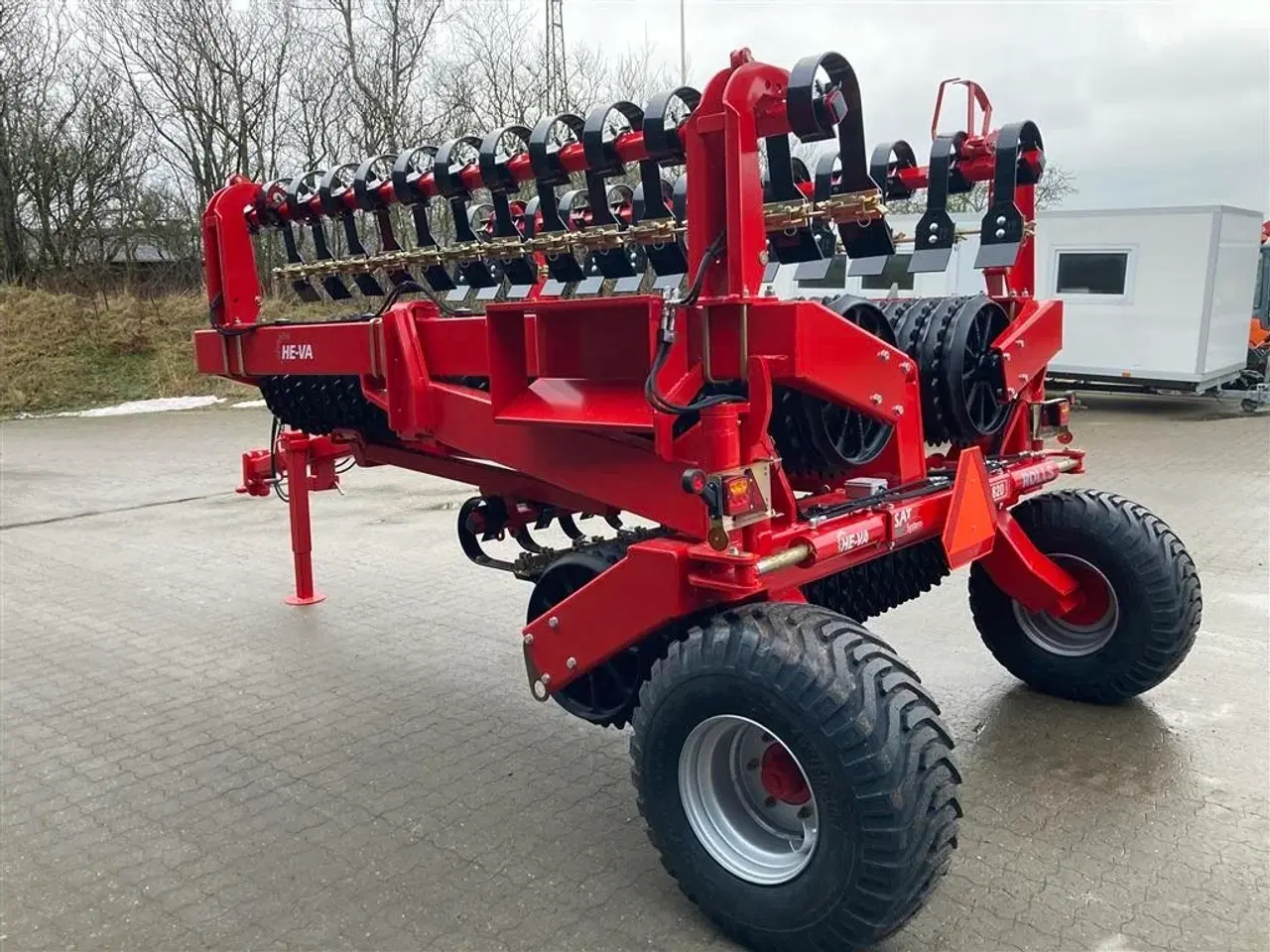 Billede 7 - HE-VA HE-VA TIP ROLLER 8.20 m. Spring-Active-Transfer System - som er en fjederaktiveret vægtoverføring.