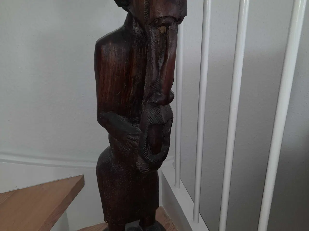 Billede 1 - Afrikansk træfigur fra Malawi.   Højde 75 cm.