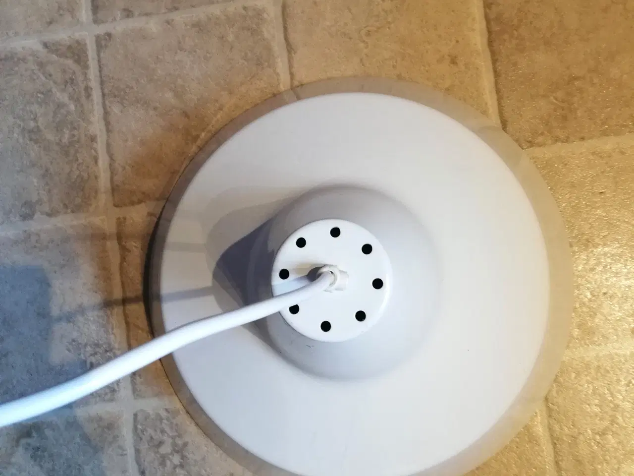 Billede 4 - Værkstedslampe hvid diameter 34 cm