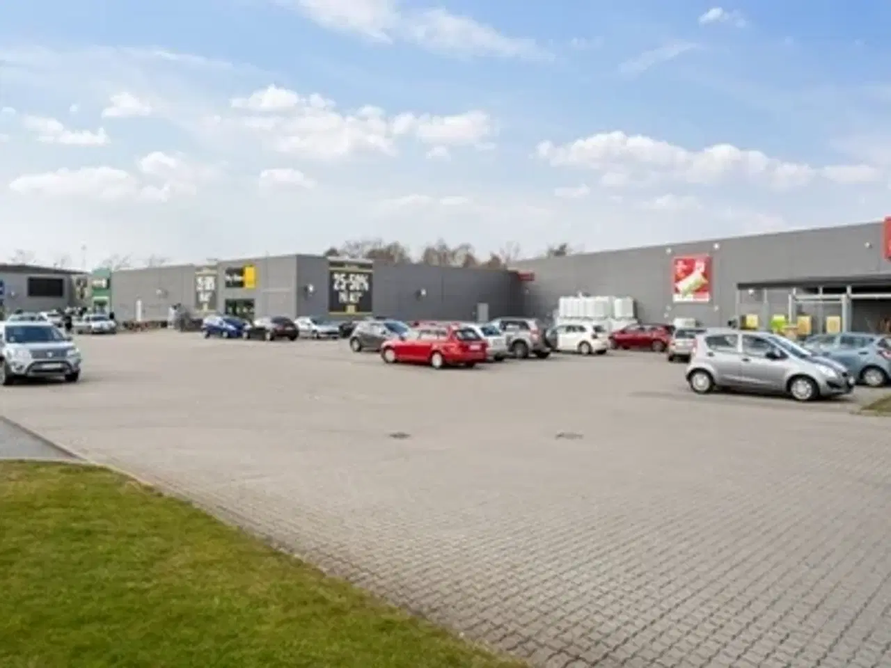 Billede 1 - Retailpark Aabenraa: 749 m² boksbutik udlejes