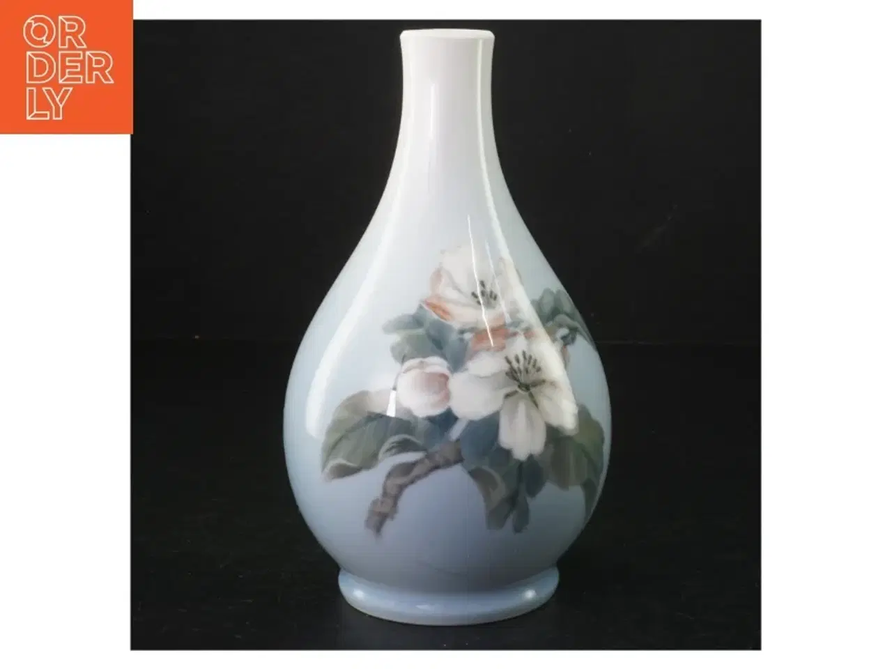 Billede 1 - Vase med blomster #53/51 fra Royal Copenhagen (str. 19 cm)