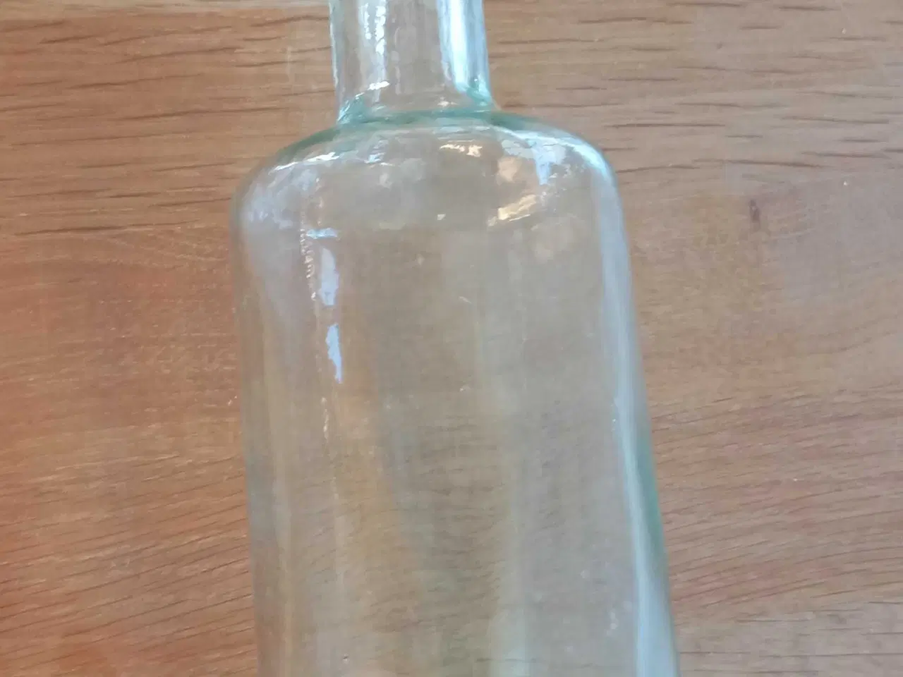 Billede 7 - Skæv flaske. Snapseflaske