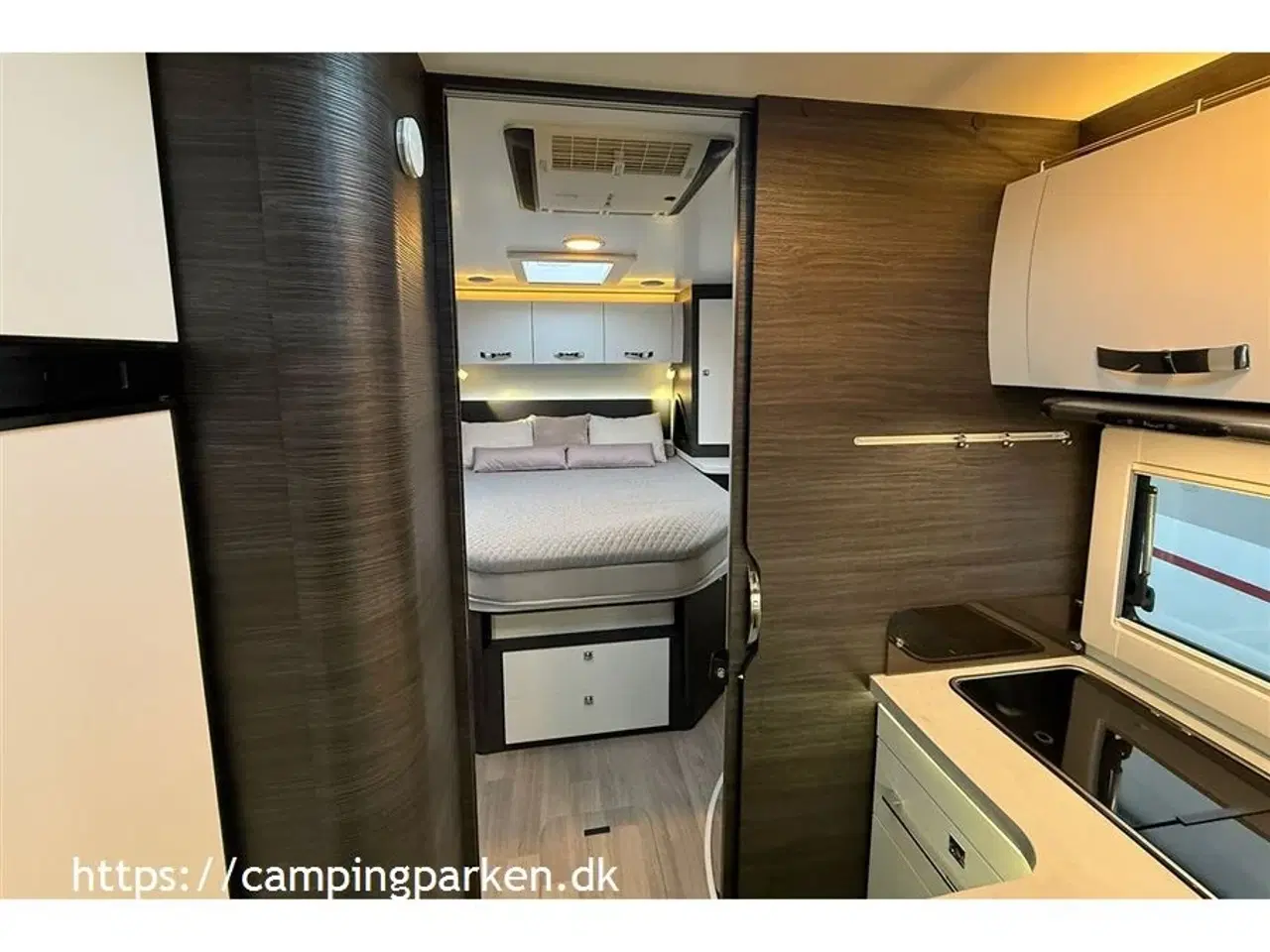 Billede 15 - 2021 - Benimar Mileo 296   Flot og velholdt camper med Queens bed
