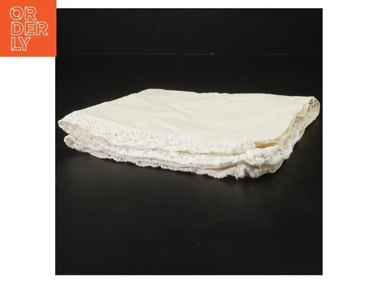 Billede 2 - Hvid serviet med blondekant (str. 40 x. 44 cm)