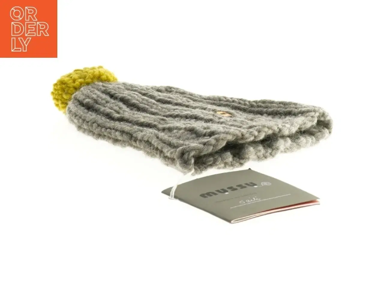 Billede 2 - Strikket hue med pompon fra Myssy (str. S 23 x 17 cm)