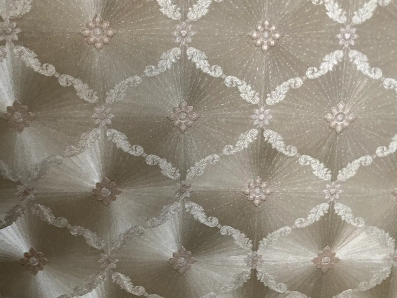 Billede 4 - Det smukkeste vilde unikke guldtapet.