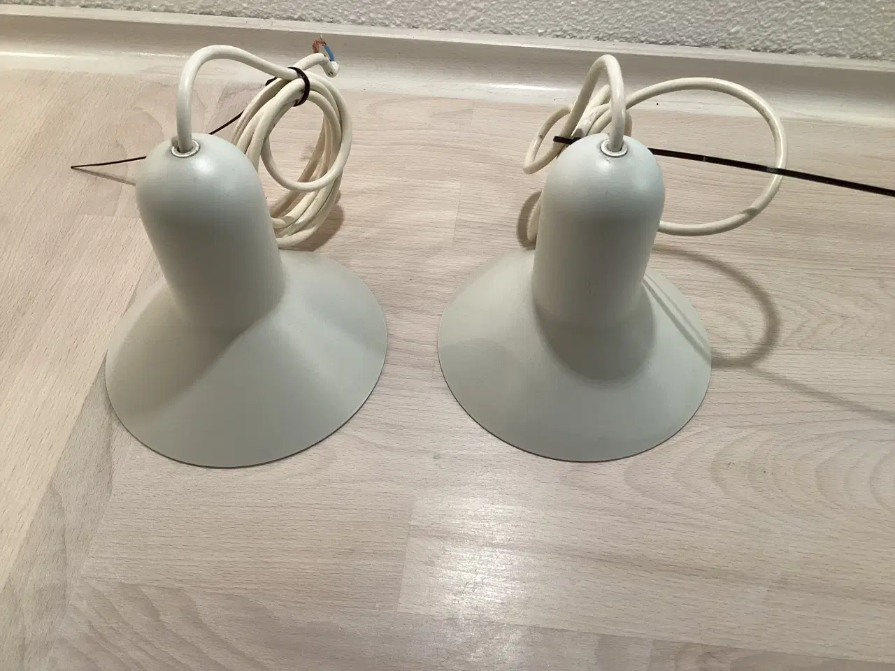 Billede 1 - 2 hvide originale Confetti lamper fra Focus Lamper