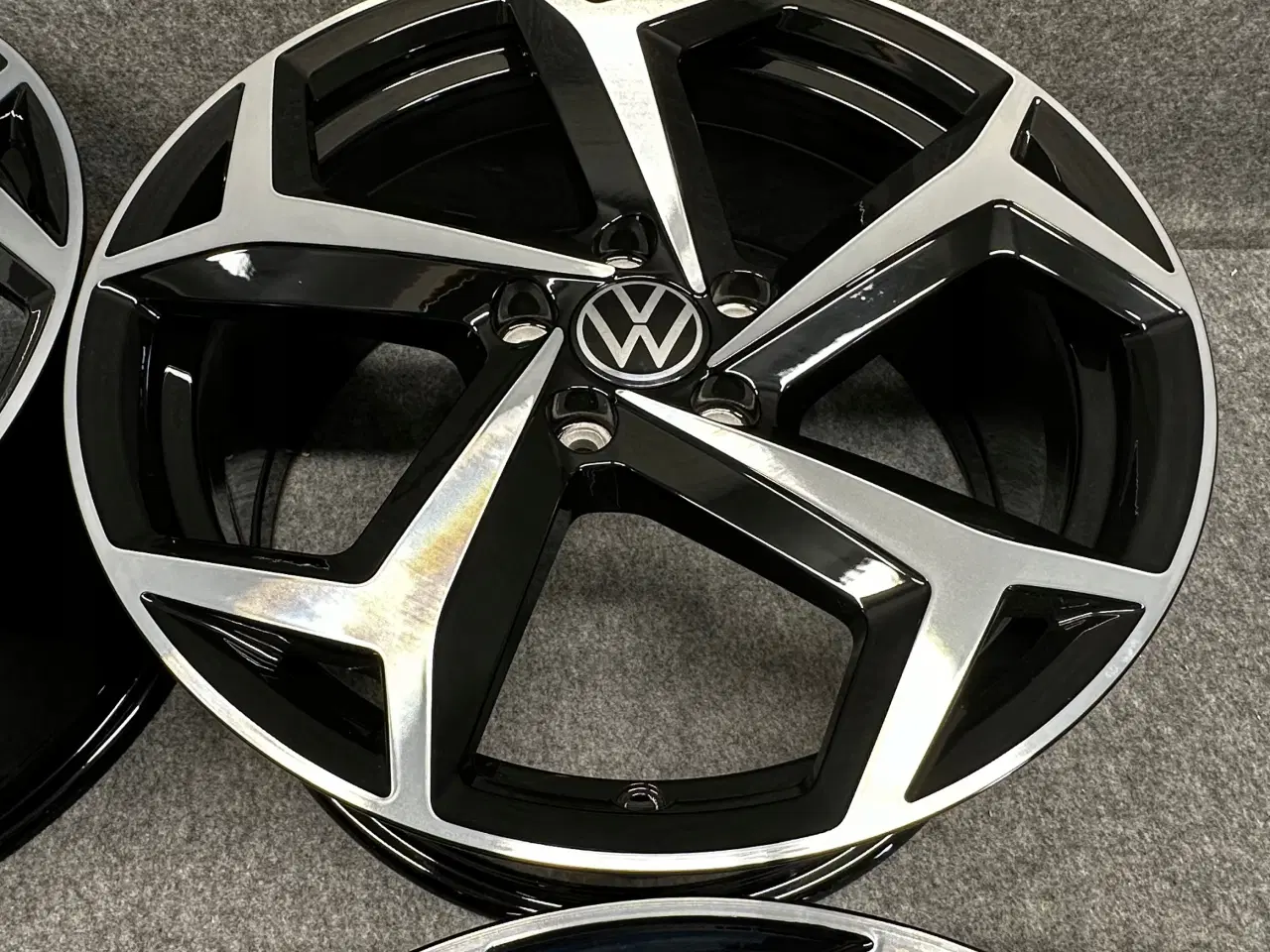 Billede 5 - VW PASSAT B8 3G 3G0 18 BONNEVILLE 8.0" x 18" ET44