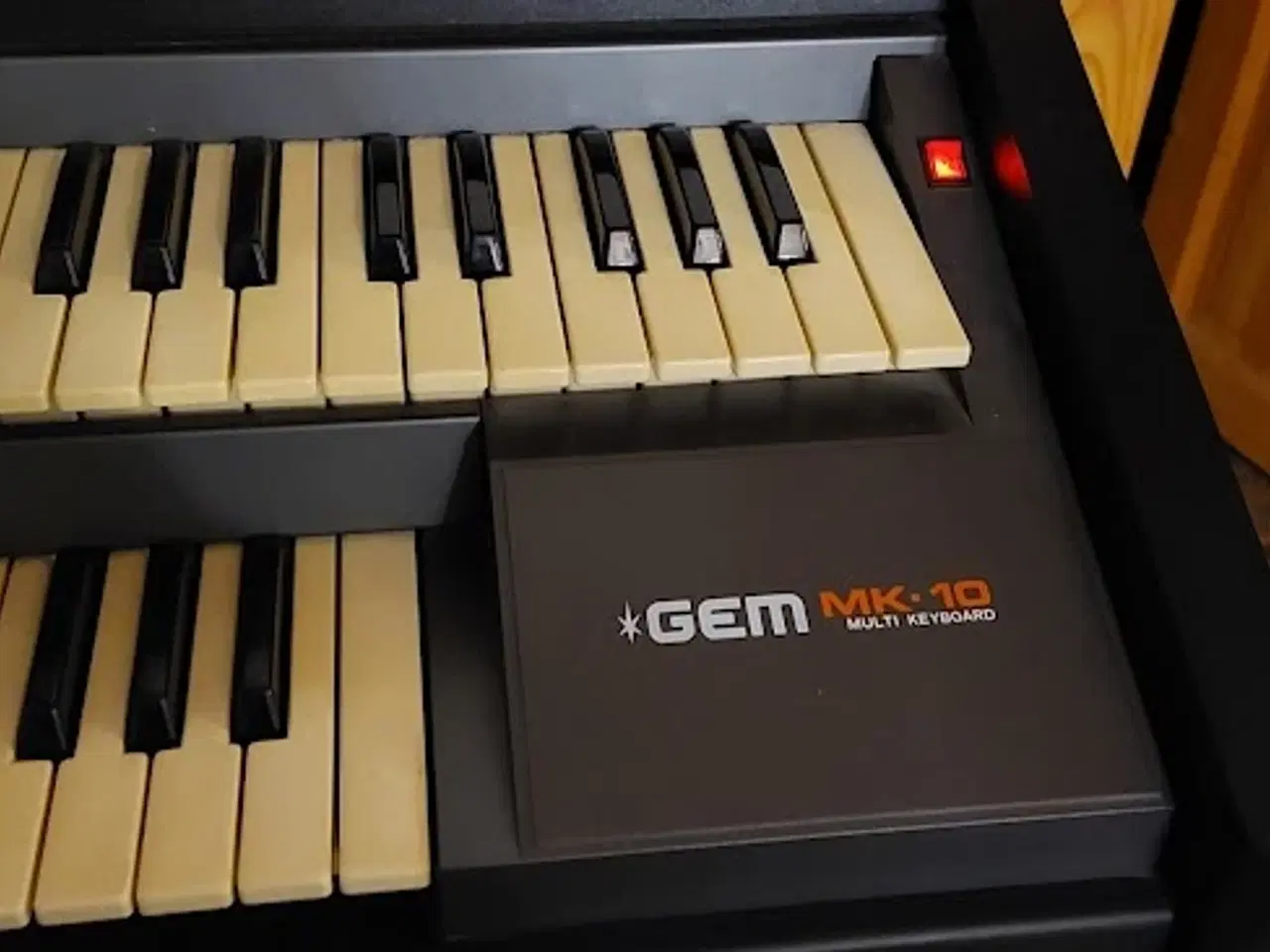 Billede 3 - Keyboard incl. dansk brugsanvisning og bænk sælges