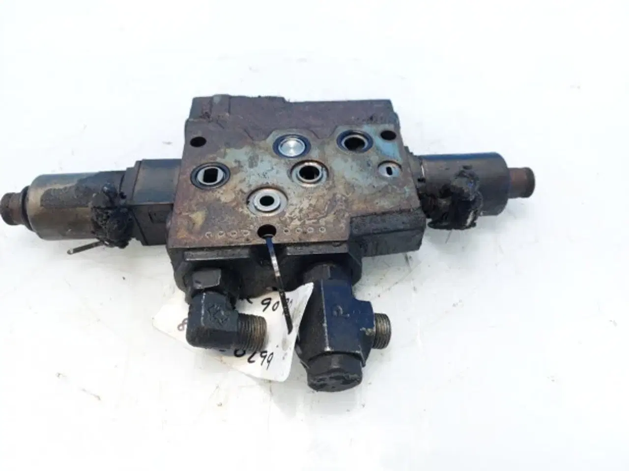 Billede 9 - New Holland CR9090 Ventil 86580299