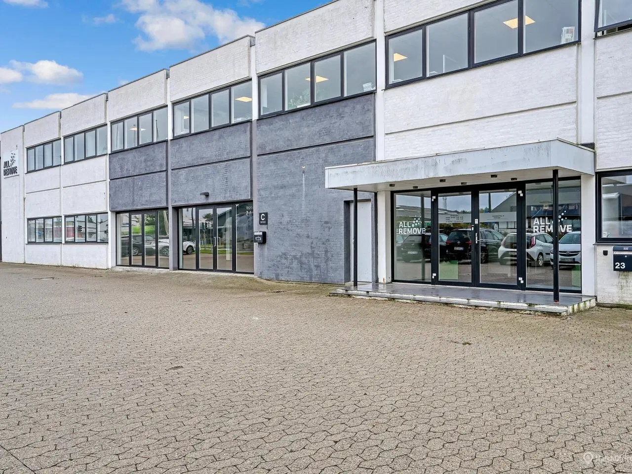 Billede 1 - Flotte og nyistandsatte kontor- og lagerlejemål som er velbeliggende i et eftertragtet erhvervsområde i Glostrup.