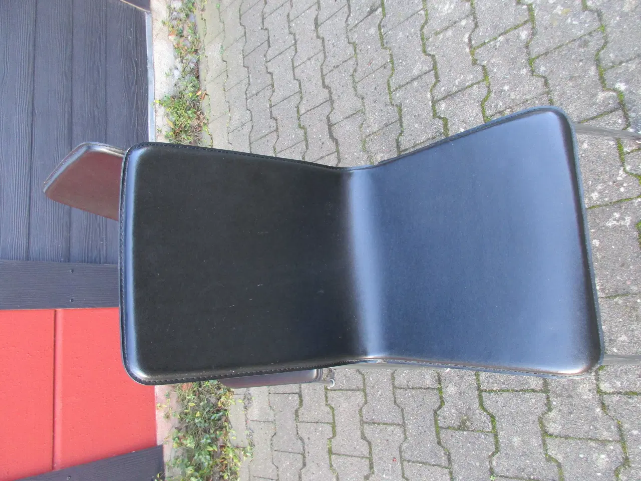 Billede 3 - 2 sorte spisestuestole sælges samlet 50