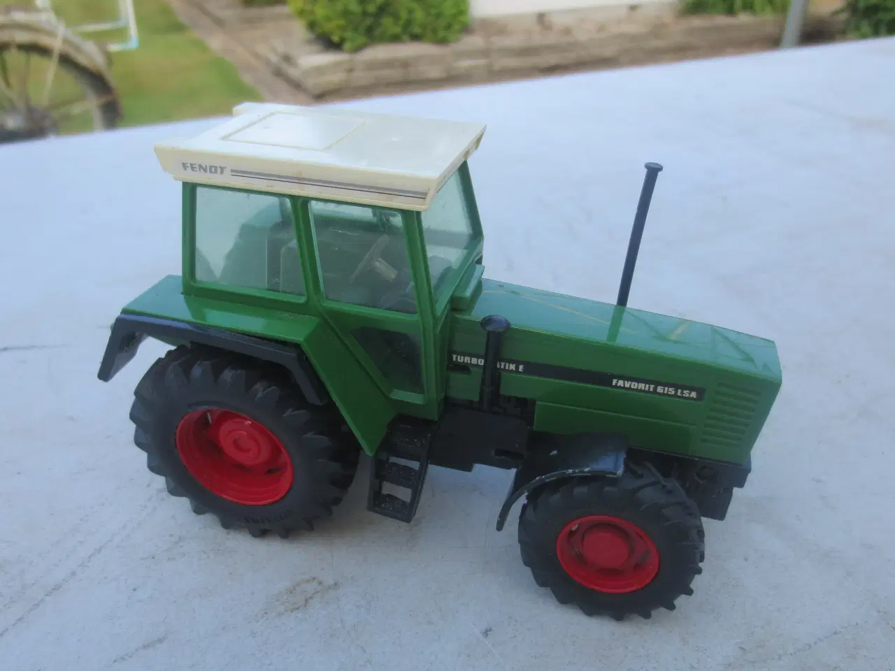 Billede 3 - 1 stk Modeltraktor Fendt Favorit 615 LSA