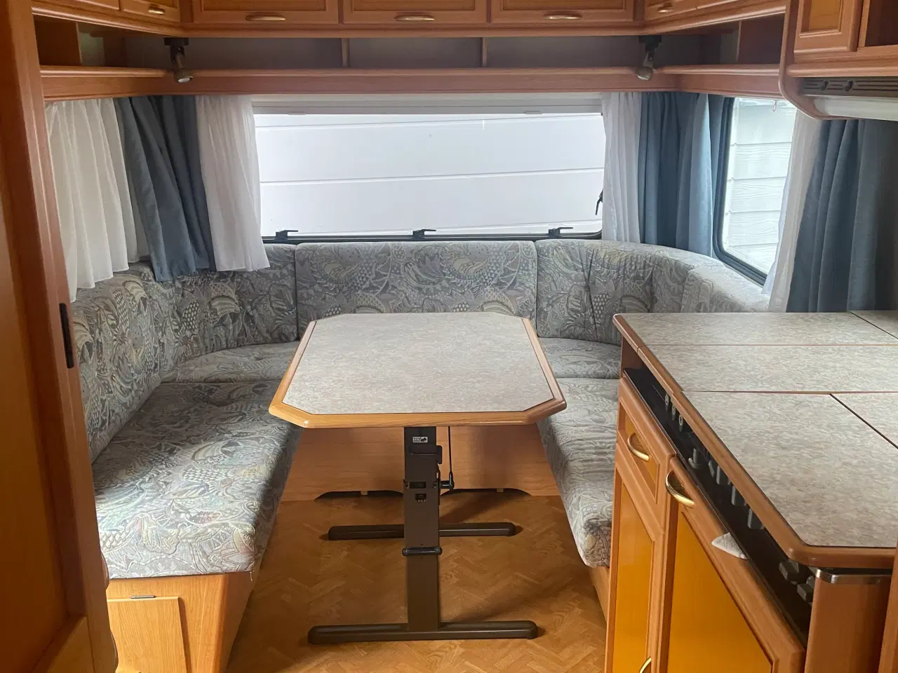 Billede 10 - LMC 520 Luxus Campingvogn årg. 1996