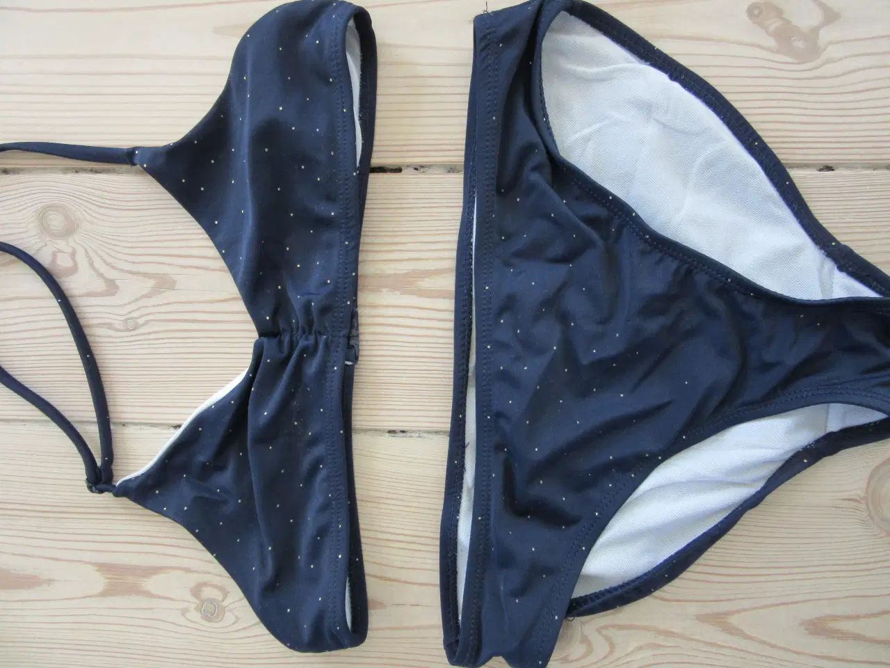 Billede 1 - Blå Pompdelux bikini, ca. str. 10-11 år