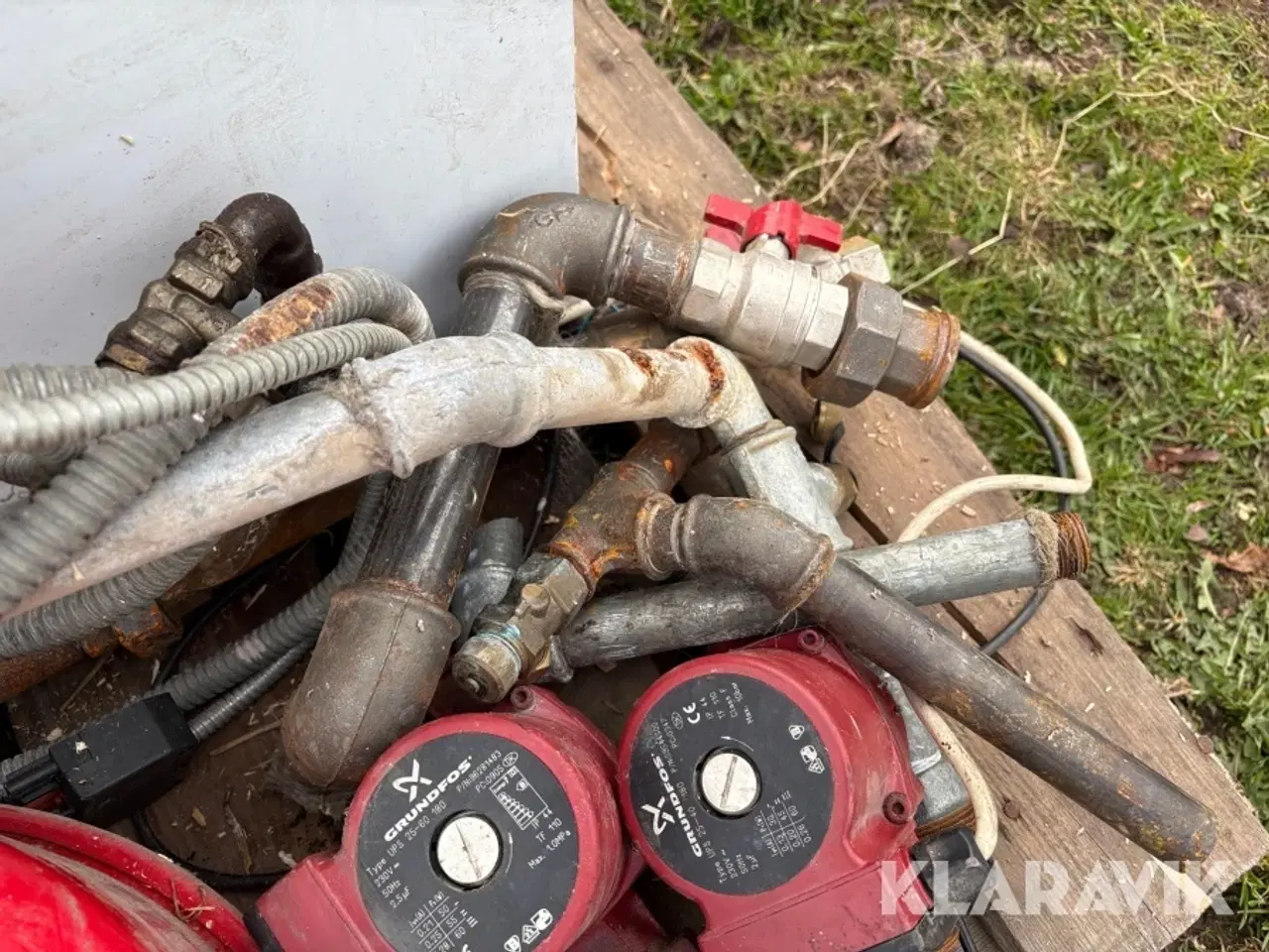 Billede 12 - Varmtvandsbeholder med cirkulationspumper og ekspansionsbeholder Methro Therm, Grundfos og Varem