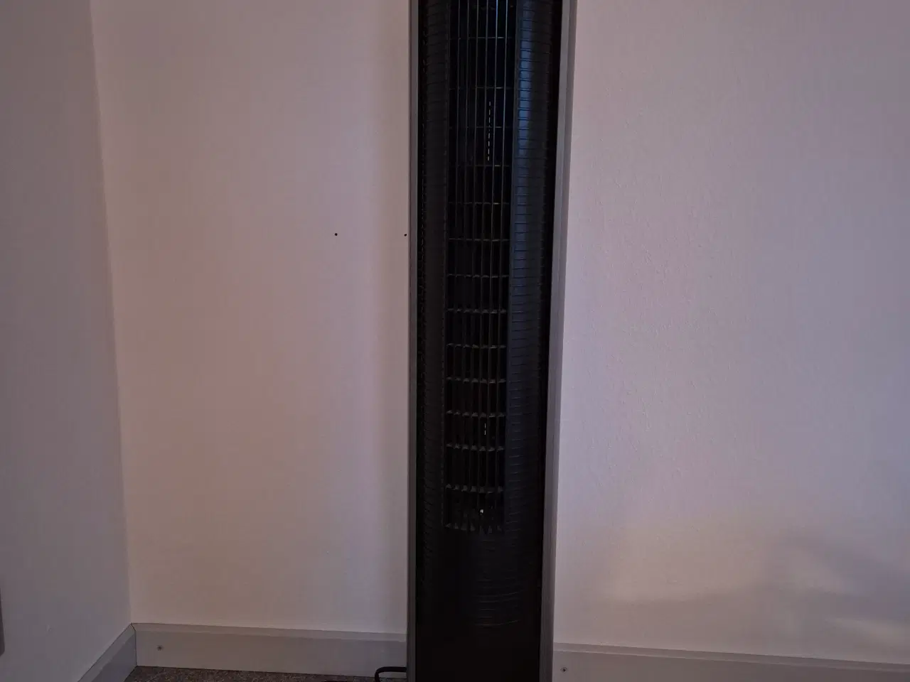 Billede 1 - Sensotek tårnventilator med fjernbetjening