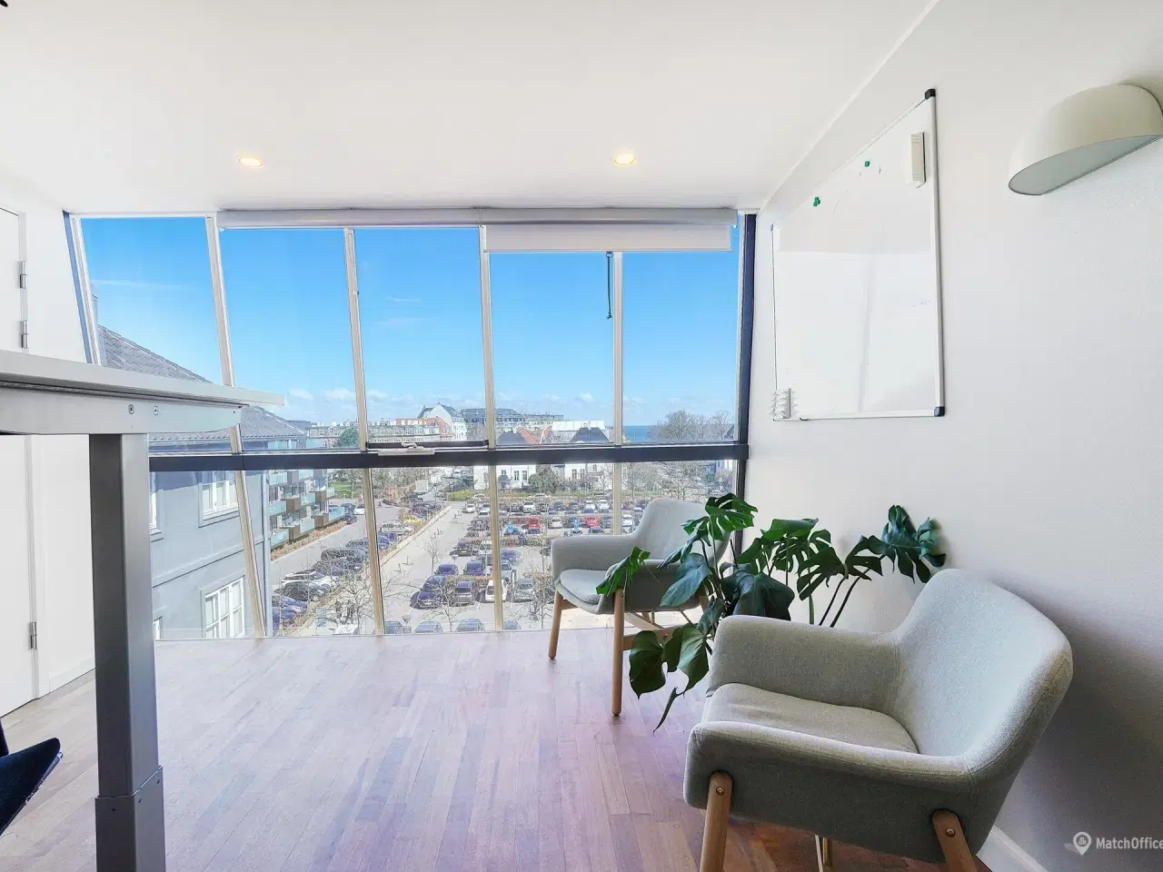 Billede 8 - Kontor i Hellerups smørhul med store glaspartier og kig til Øresund