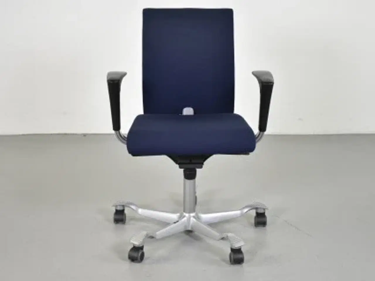 Billede 1 - Häg h04 4200 kontorstol med blåt polster, alugråt stel og armlæn