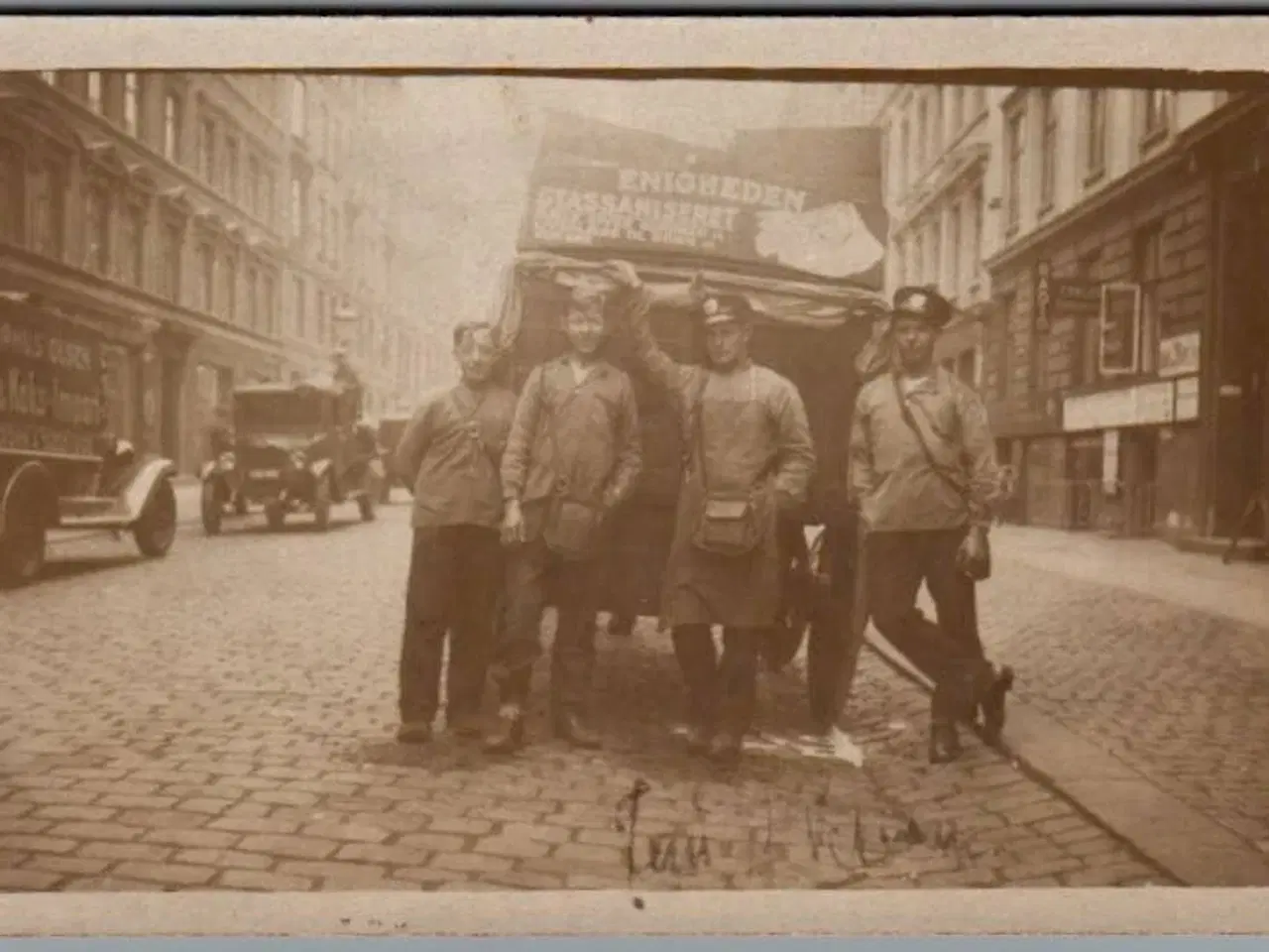 Billede 1 - Mælkevogn - Enigheden - Valdemarsgade 26 og 49 - Fotokort u/n - Ubrugt