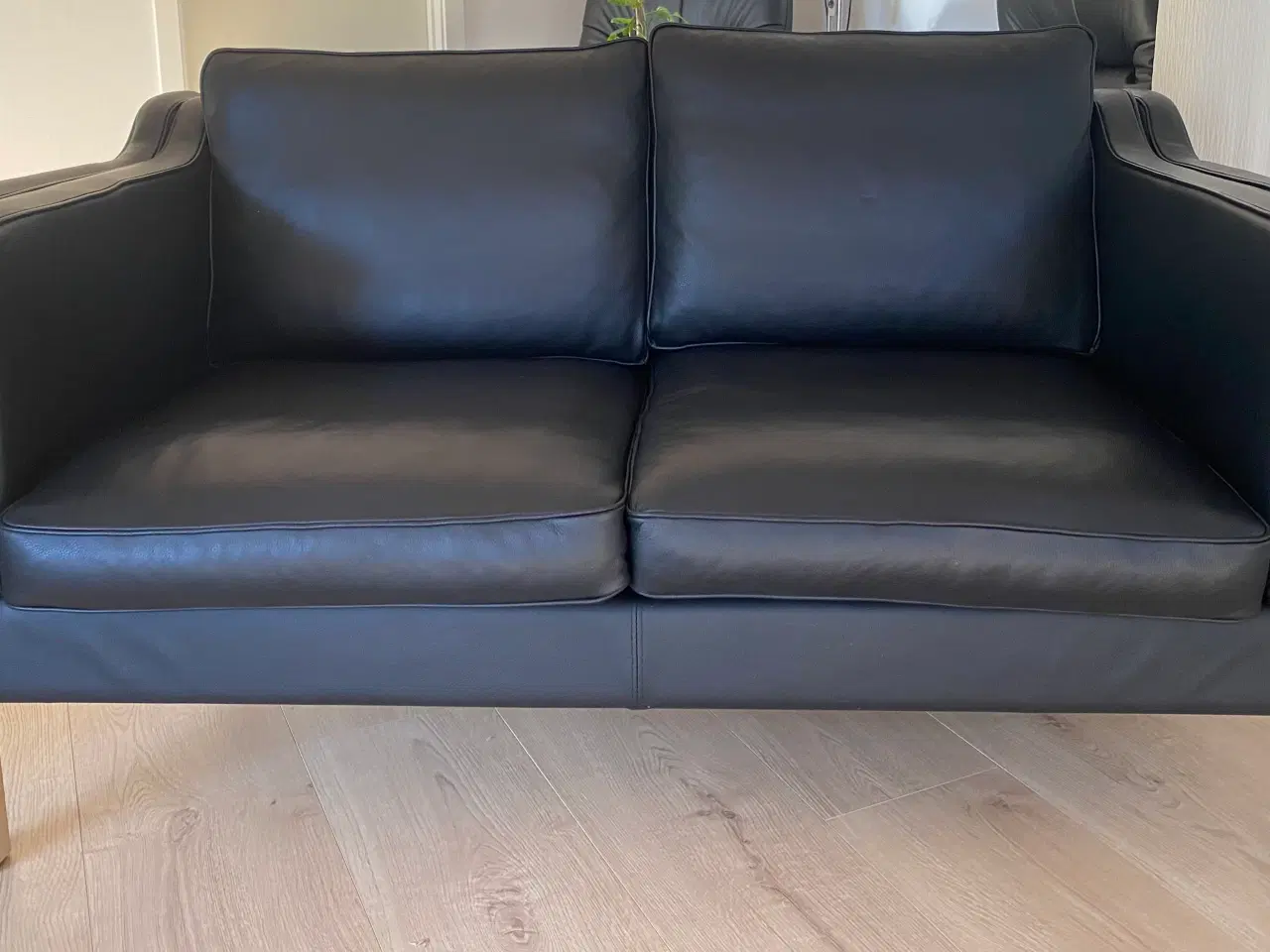 Billede 1 - Lædersofa, 2 personers i klassisk dansk design
