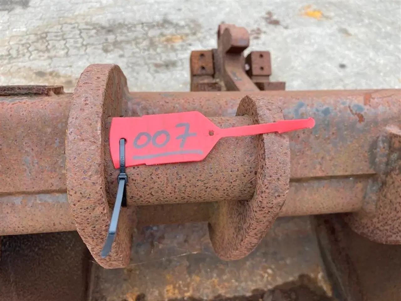 Billede 4 - Viby Jern monteret med beslag til VIBY skift