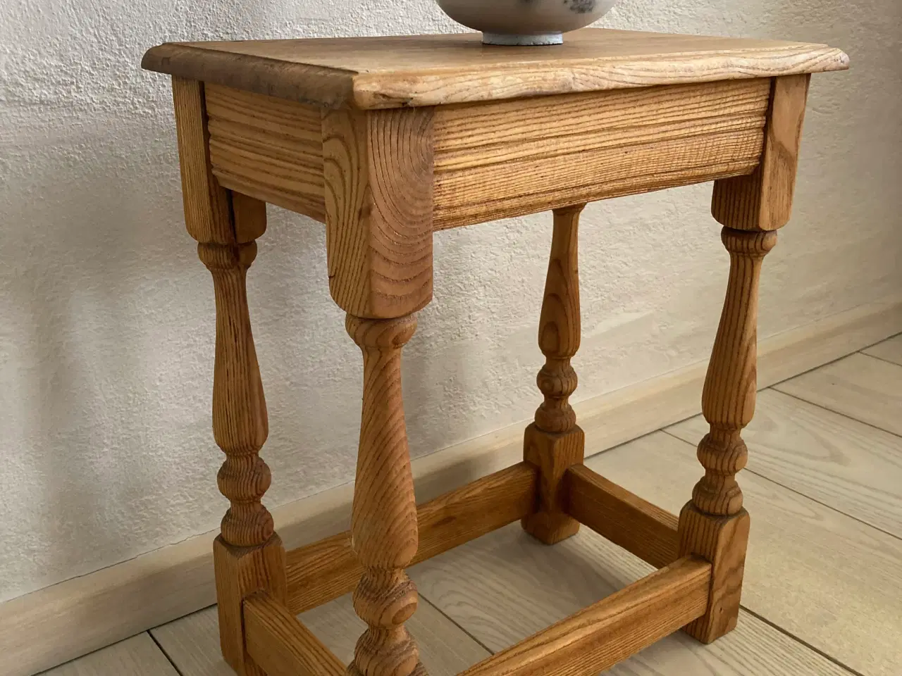 Billede 3 - Dansk 60’er snedkerbord, sidebord, lampebord i fyr