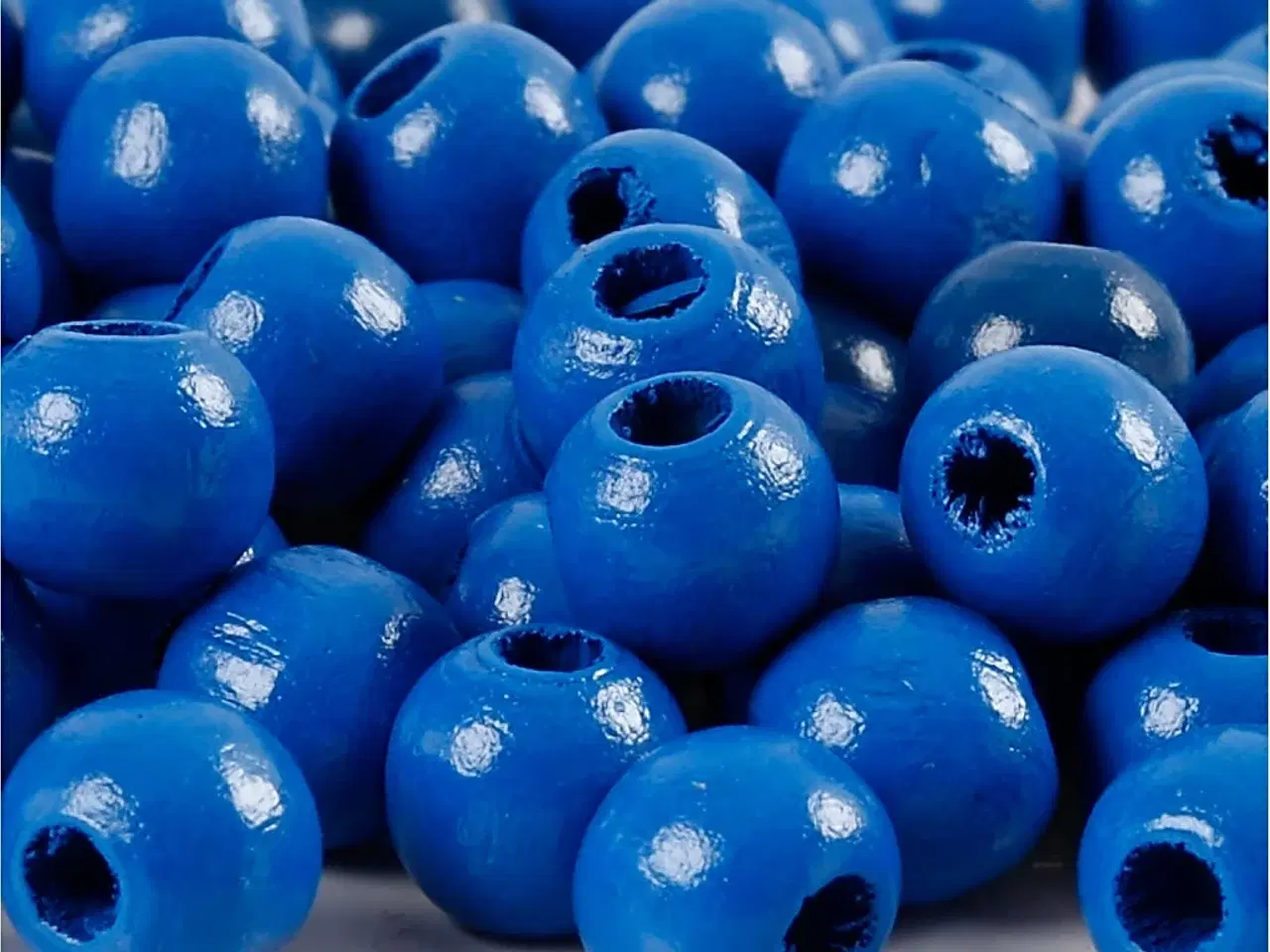 Billede 1 - Blå Træperler 10 mm - 20g til Smykker og Håndarbejde