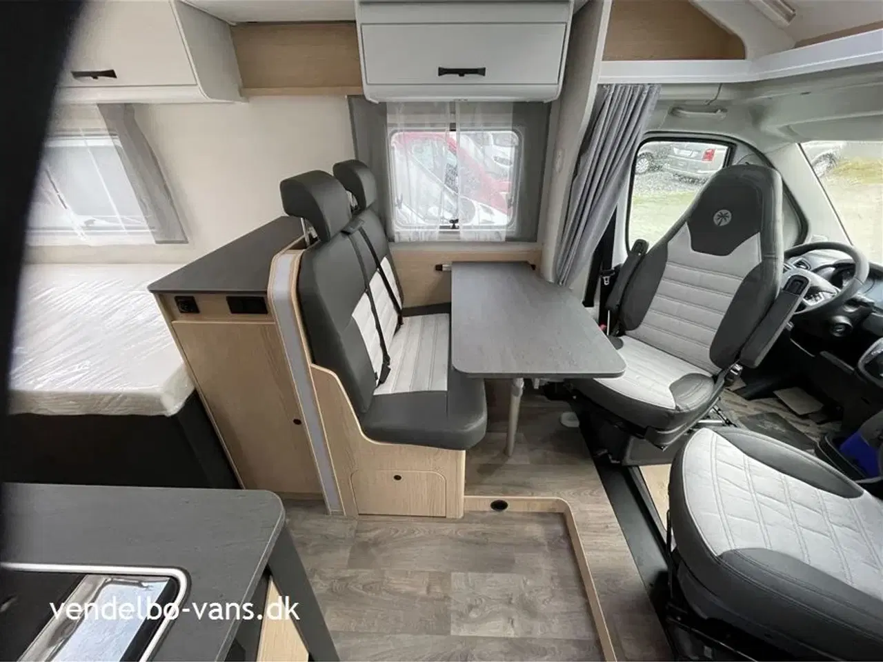 Billede 9 - 2026 - SunLight T 58 Adventure Edition   Under 6 m lang og med 2 komfortable dobbeltsenge til rådighed