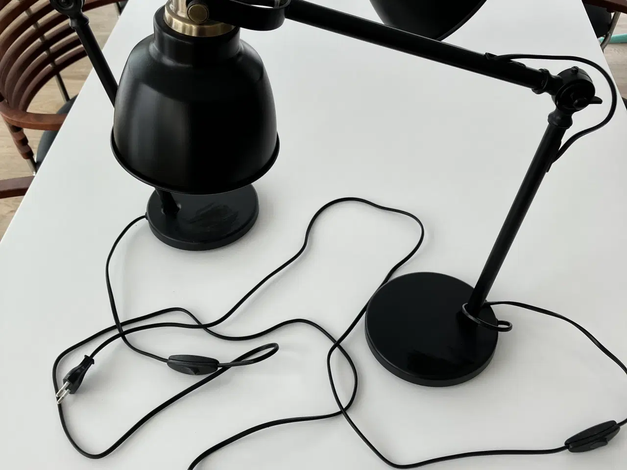 Billede 1 - 2 nye Eglo bordlamper (med messing)