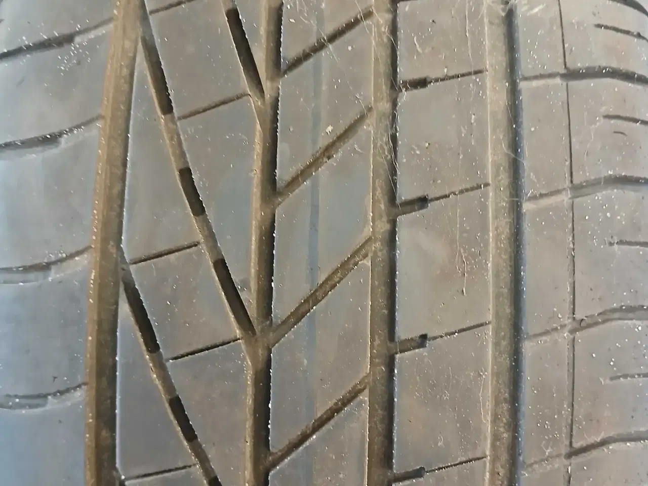 Billede 1 - 4 stk Goodyear dæk 255-45-20