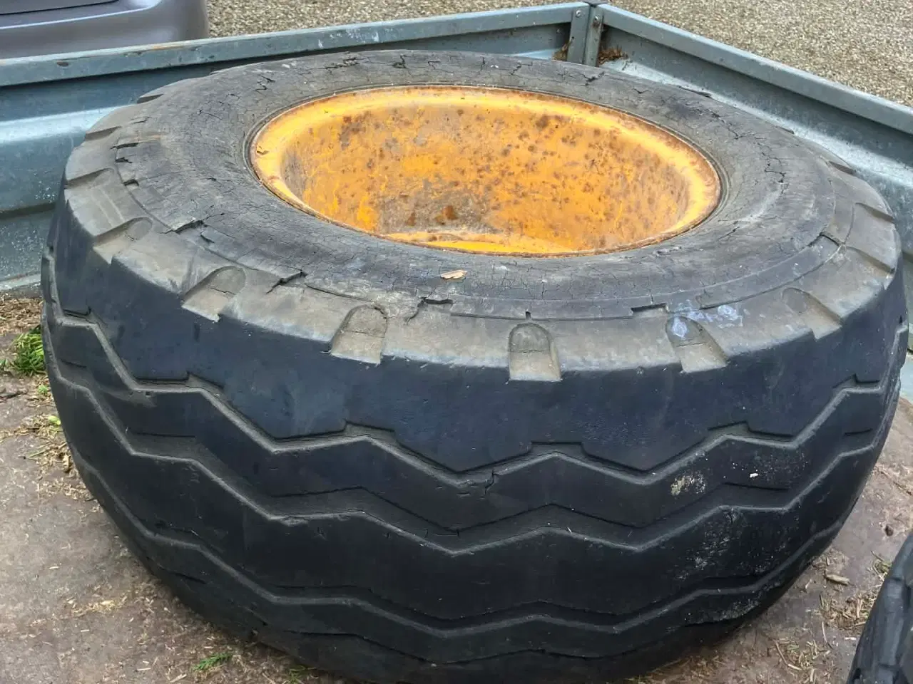 Billede 2 - Komplette hjul 15/70-18