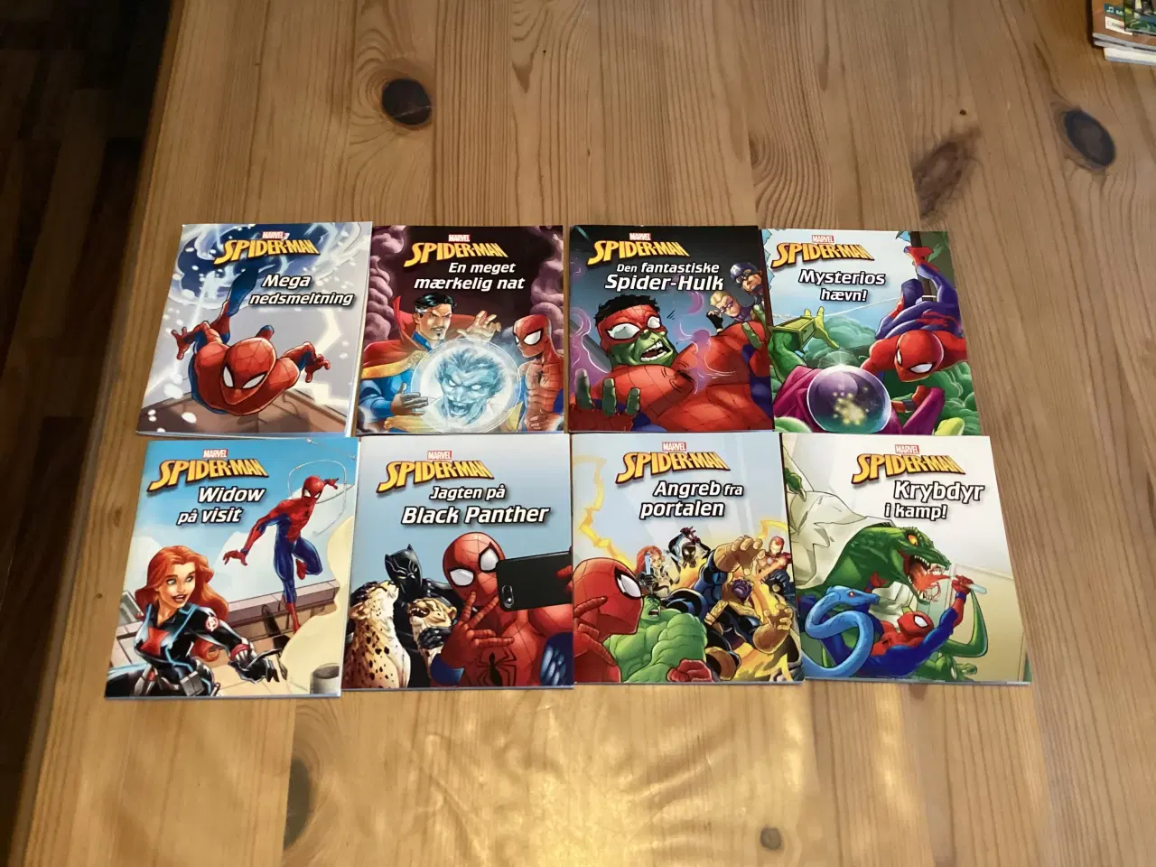Billede 1 - Spiderman / Avengers Bøger