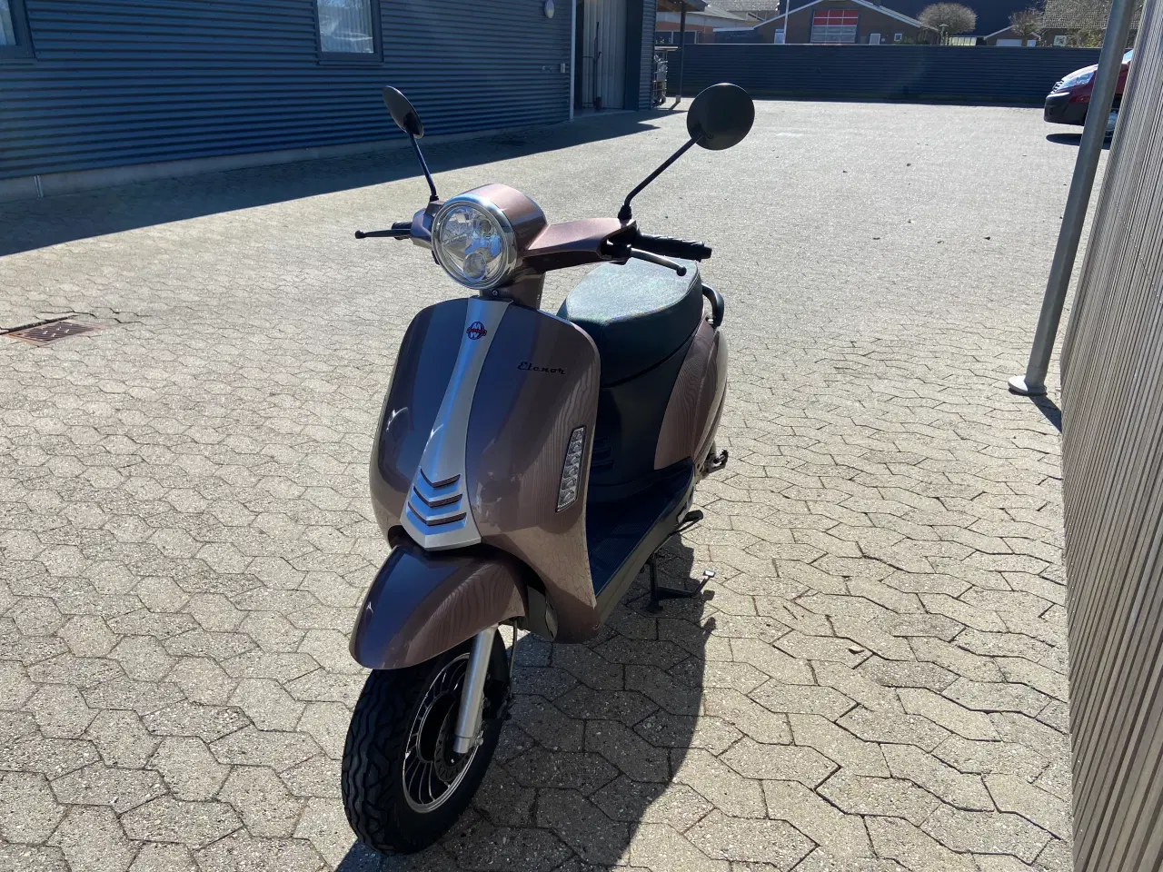 Billede 1 - MOTOWELL Elenor, Elenor Limited. A2