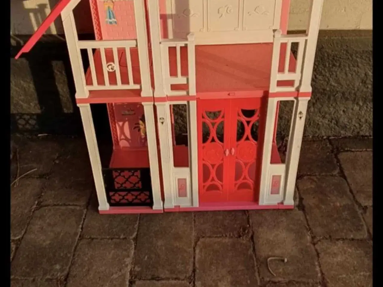 Billede 3 - Barbie dukkehus