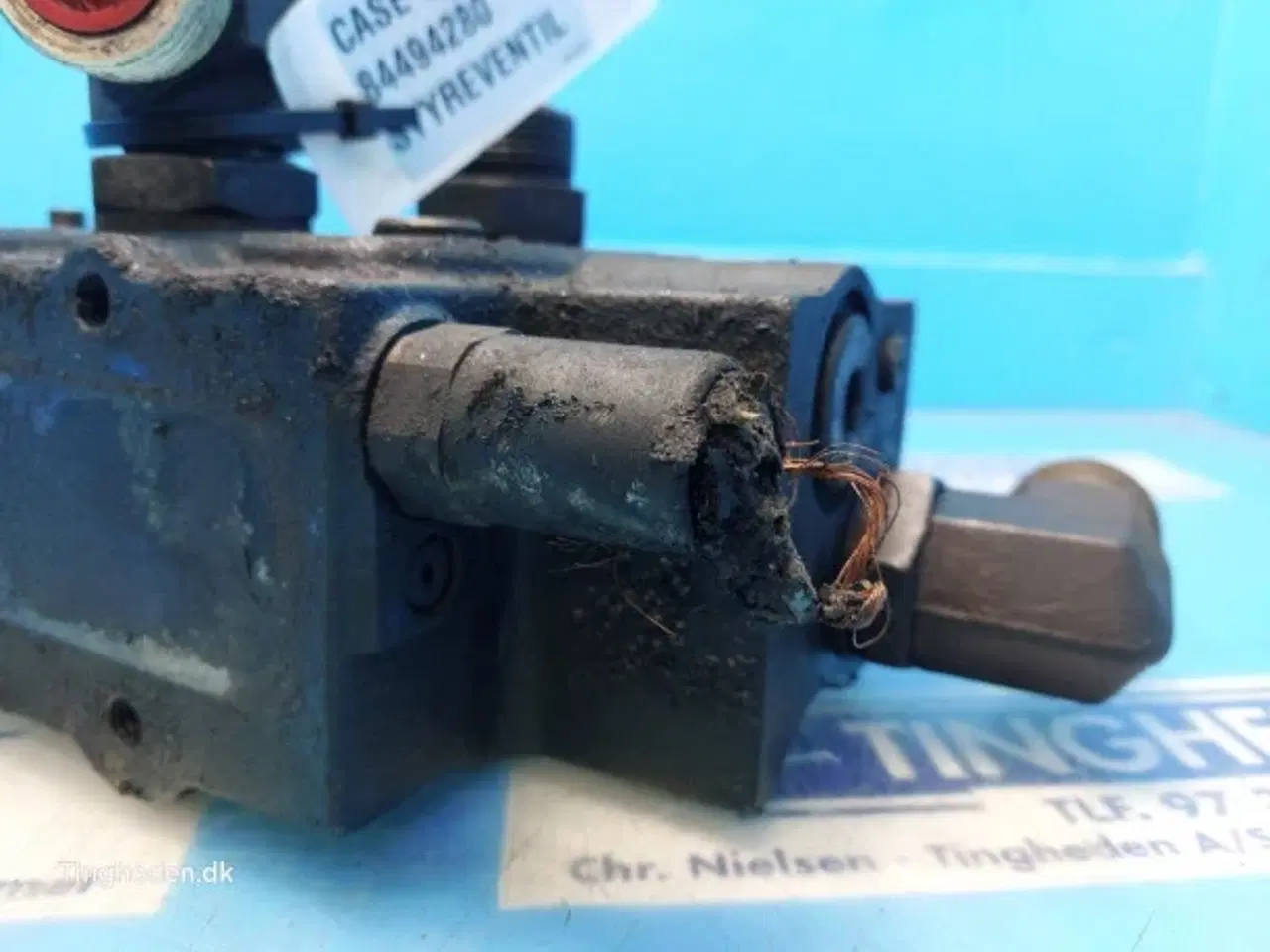 Billede 9 - Case 821E Styreventil 84494280