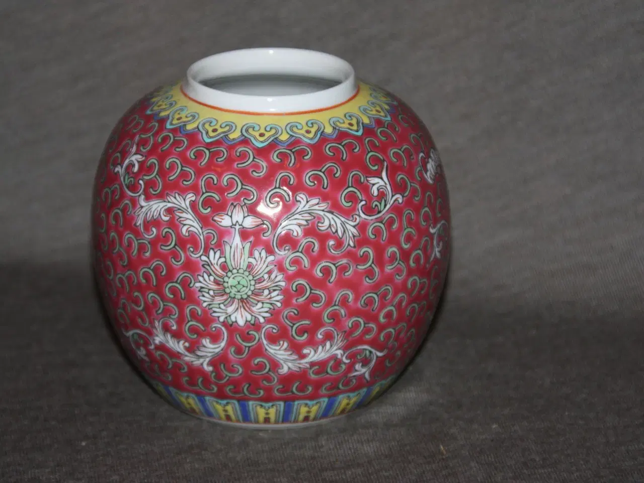 Billede 1 - Vase fra Kina 12,5 cm