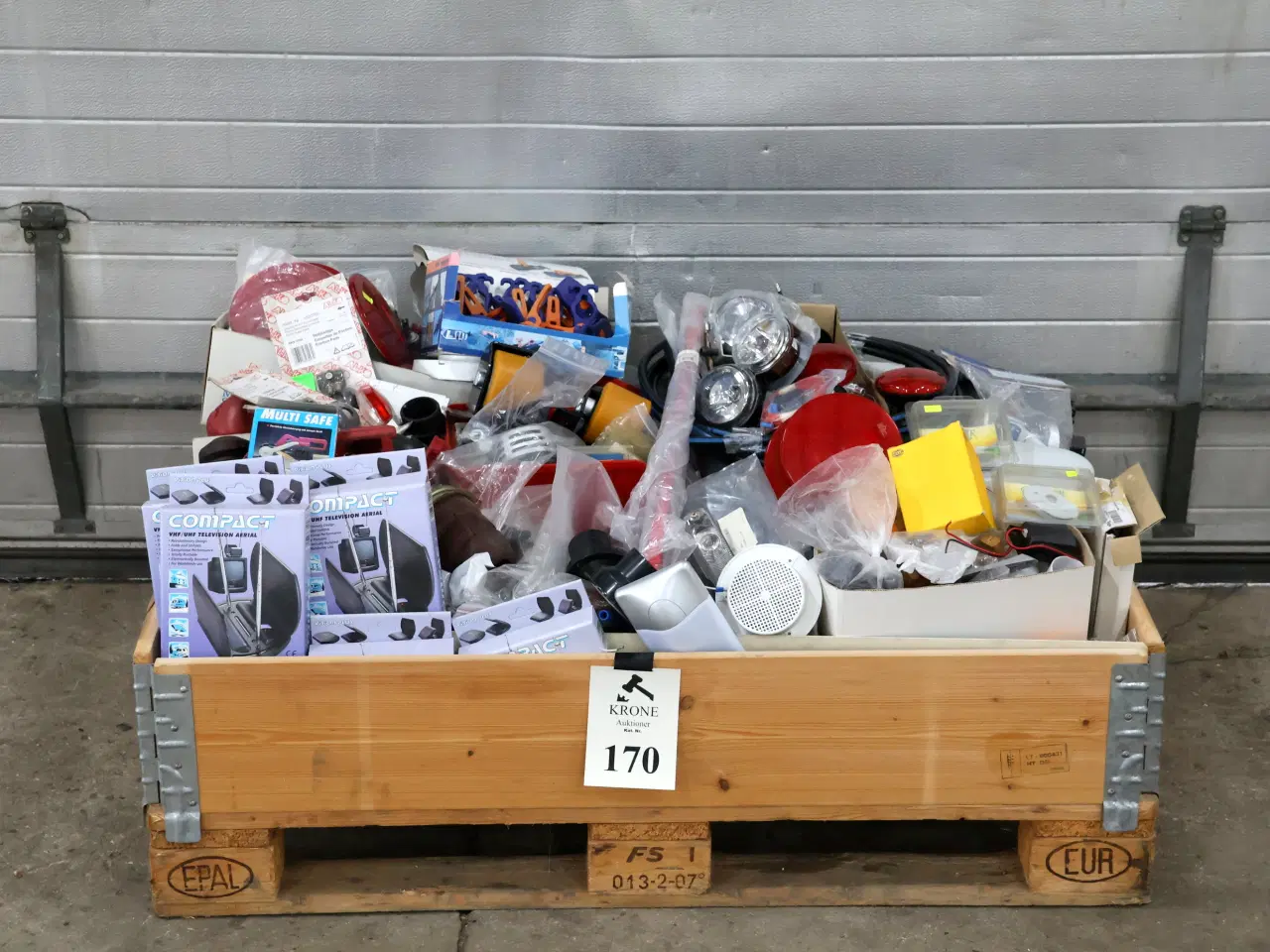 Billede 1 - Palle med diverse blandede reservedele m.m. 