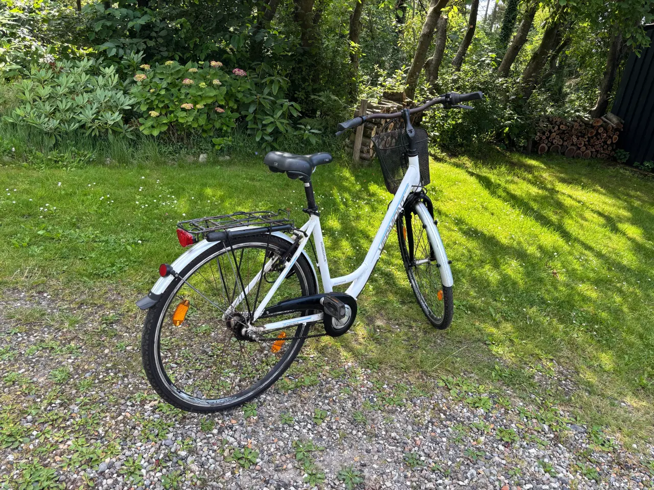Billede 1 - Fin Damecykel med 3 indvendig gear