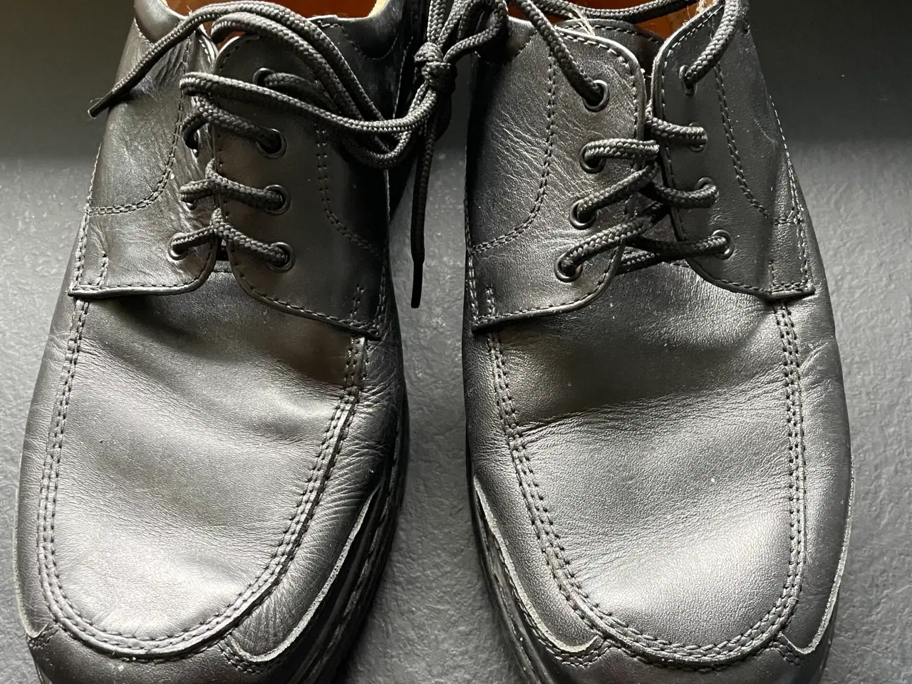 Billede 12 - 9 par sko i forskellige udformninger str. 44 & 45