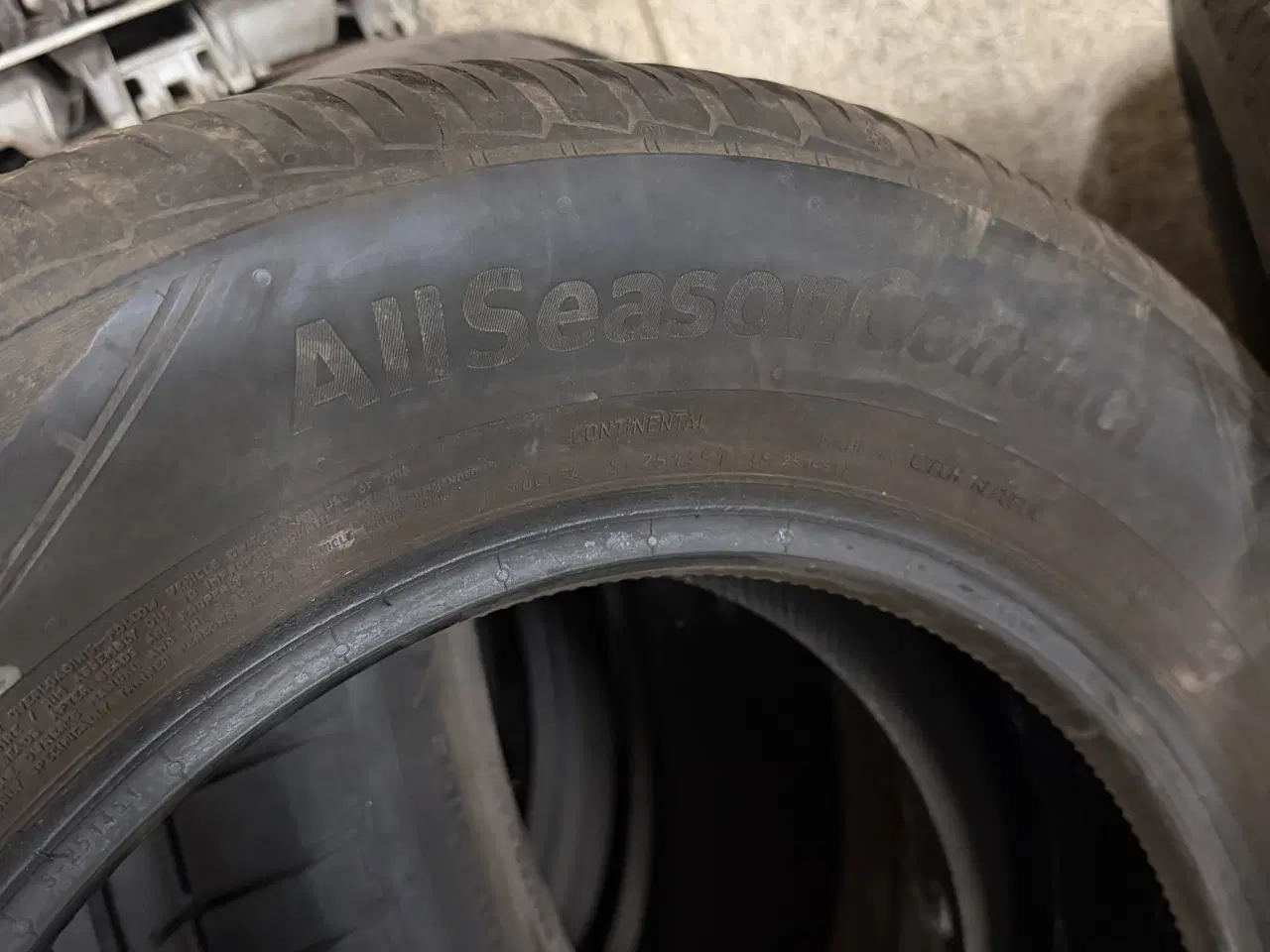 Billede 2 - Conti helårsdæk 195/65/15